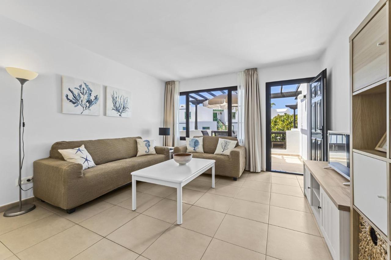 Casahost Bastian Boutique I Seaview Apartment Costa Teguise Exterior foto
