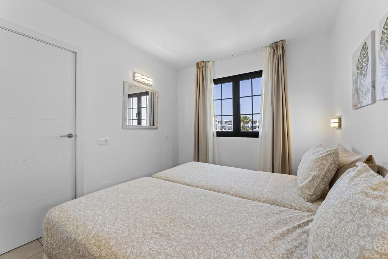 Casahost Bastian Boutique I Seaview Apartment Costa Teguise Exterior foto