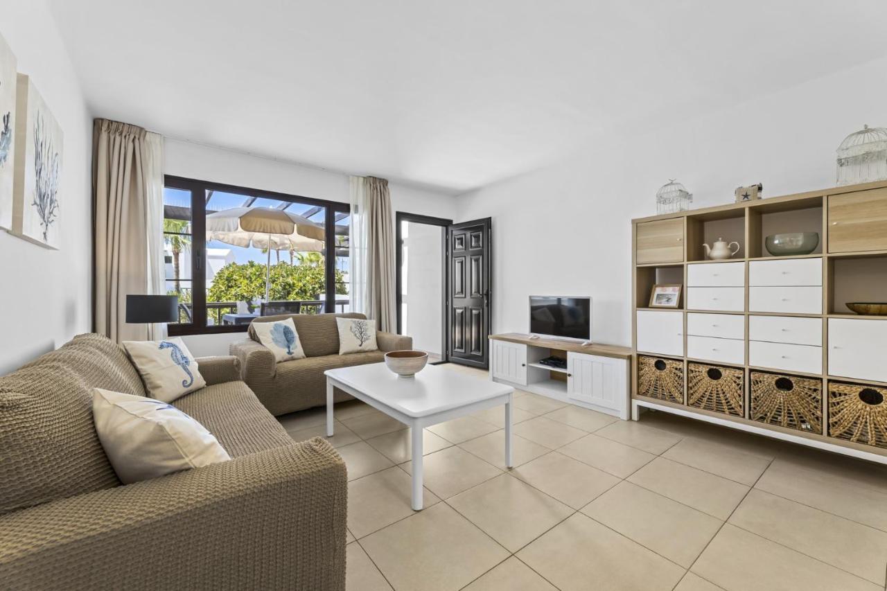 Casahost Bastian Boutique I Seaview Apartment Costa Teguise Exterior foto