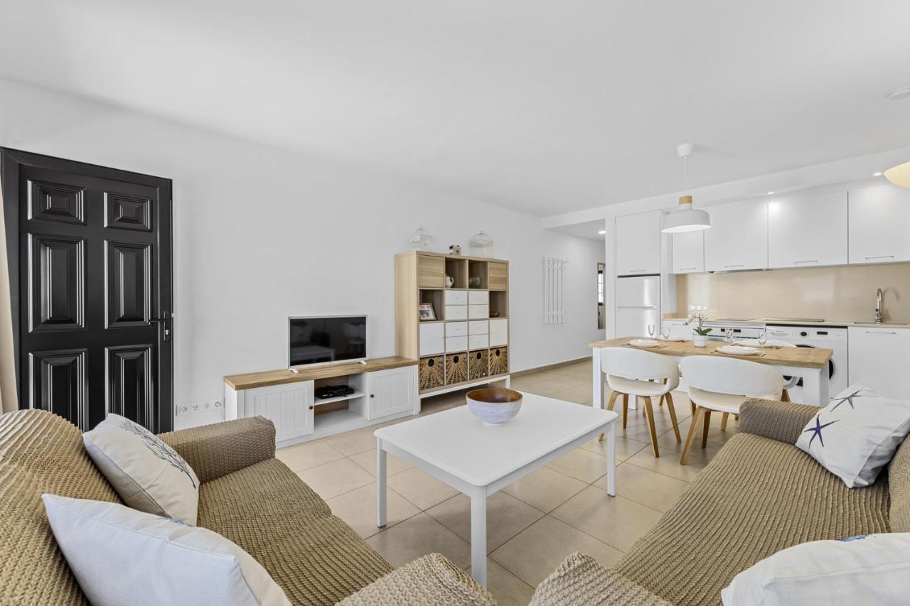 Casahost Bastian Boutique I Seaview Apartment Costa Teguise Exterior foto